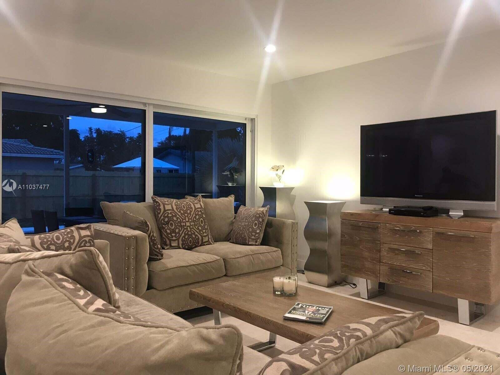 131 Orchard Ridge Lane Boca Raton, FL 33431 - Photo 6 of 19 Living Room