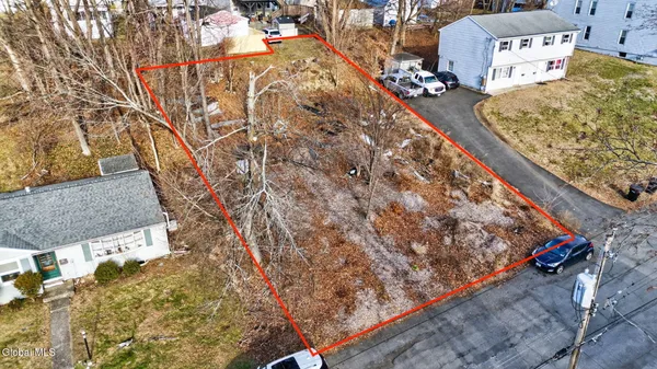 $40,000 | 12 Woodlawn Court, Troy, NY 12180