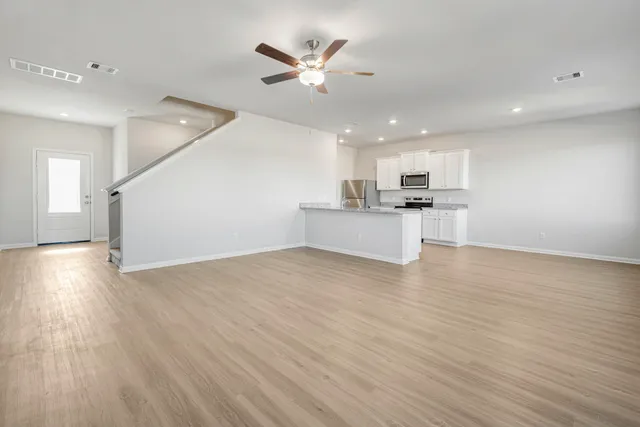 $2,390 | 6418 Winter Elm Street, Houston, TX 77048