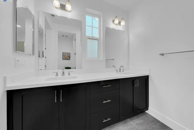 a view of a tennis court