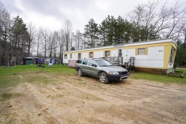 $99,000 | 8893 Sanders Road, Vestaburg, MI 48891