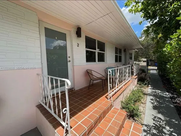 $1,800 | 424 Northeast 64th Street, Unit 2, Miami, FL 33138
