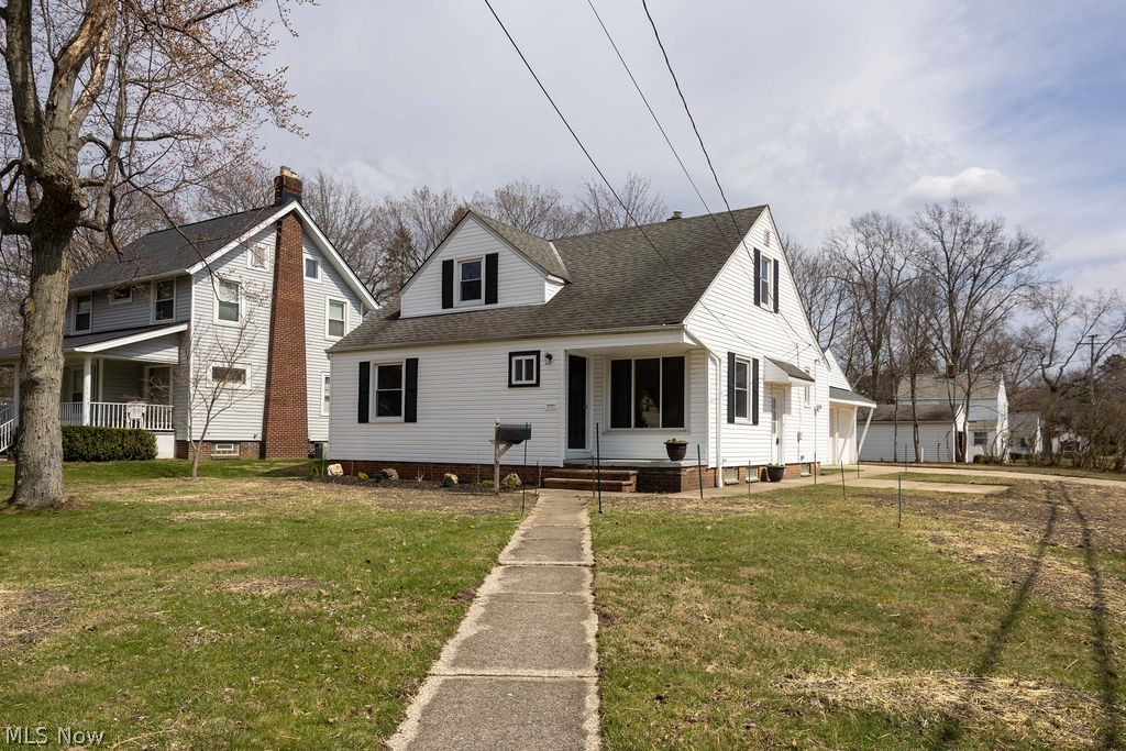 1639 Edgefield Road Lyndhurst, OH 44124 - Photo 1 of 49 Gallery Image 1