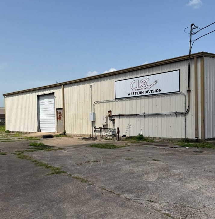 3750 Red Bluff Road Pasadena, TX 77503 - Photo 4 of 7 a view of an empty room