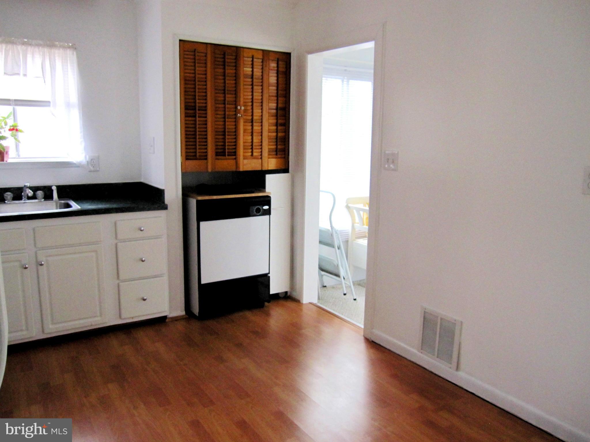 418 Nollmeyer Road Baltimore, MD 21220 - Photo 12 of 30 Kitchen