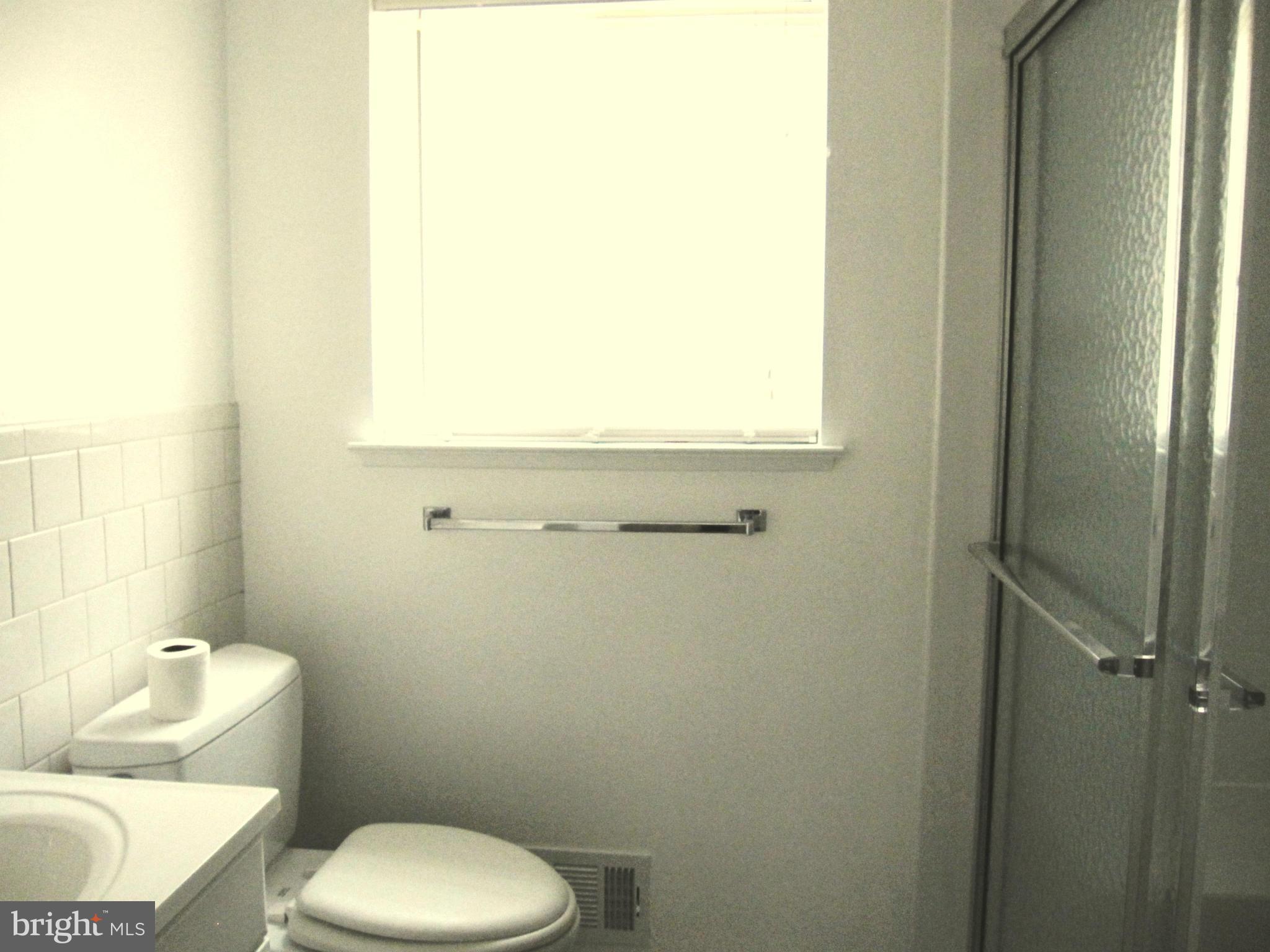418 Nollmeyer Road Baltimore, MD 21220 - Photo 20 of 30 Bath