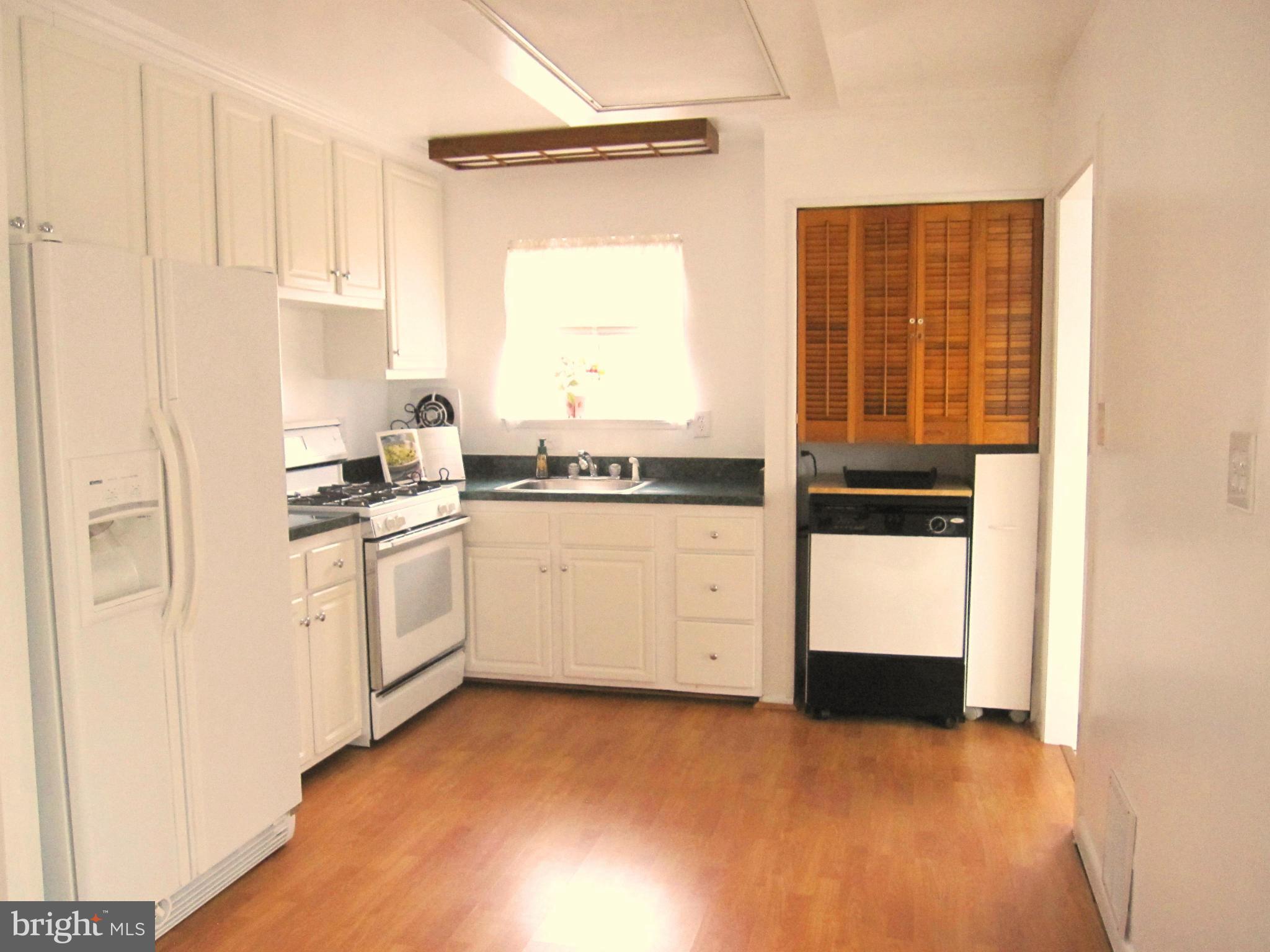 418 Nollmeyer Road Baltimore, MD 21220 - Photo 9 of 30 Kitchen