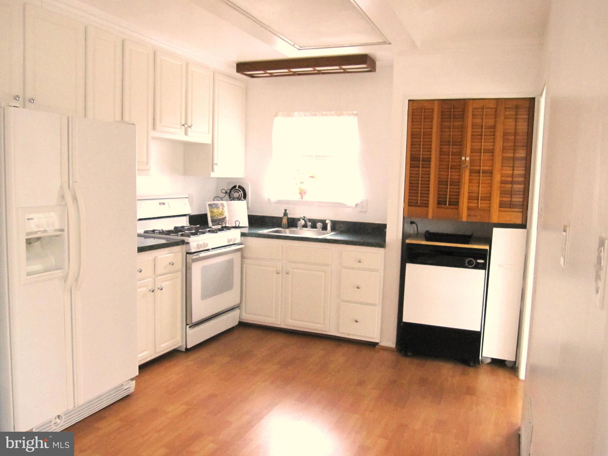 418 Nollmeyer Road Baltimore, MD 21220 - Photo 10 of 30 Kitchen