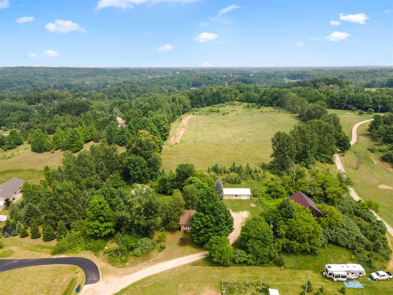 1644 Smith Road Traverse City, MI 49696 - Photo 6 of 36 1890045-5.JPG