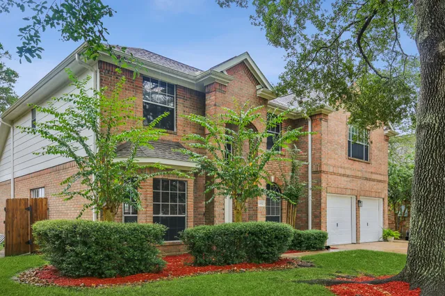 $395,000 | 1352 Deer Ridge Drive, League City, TX 77573