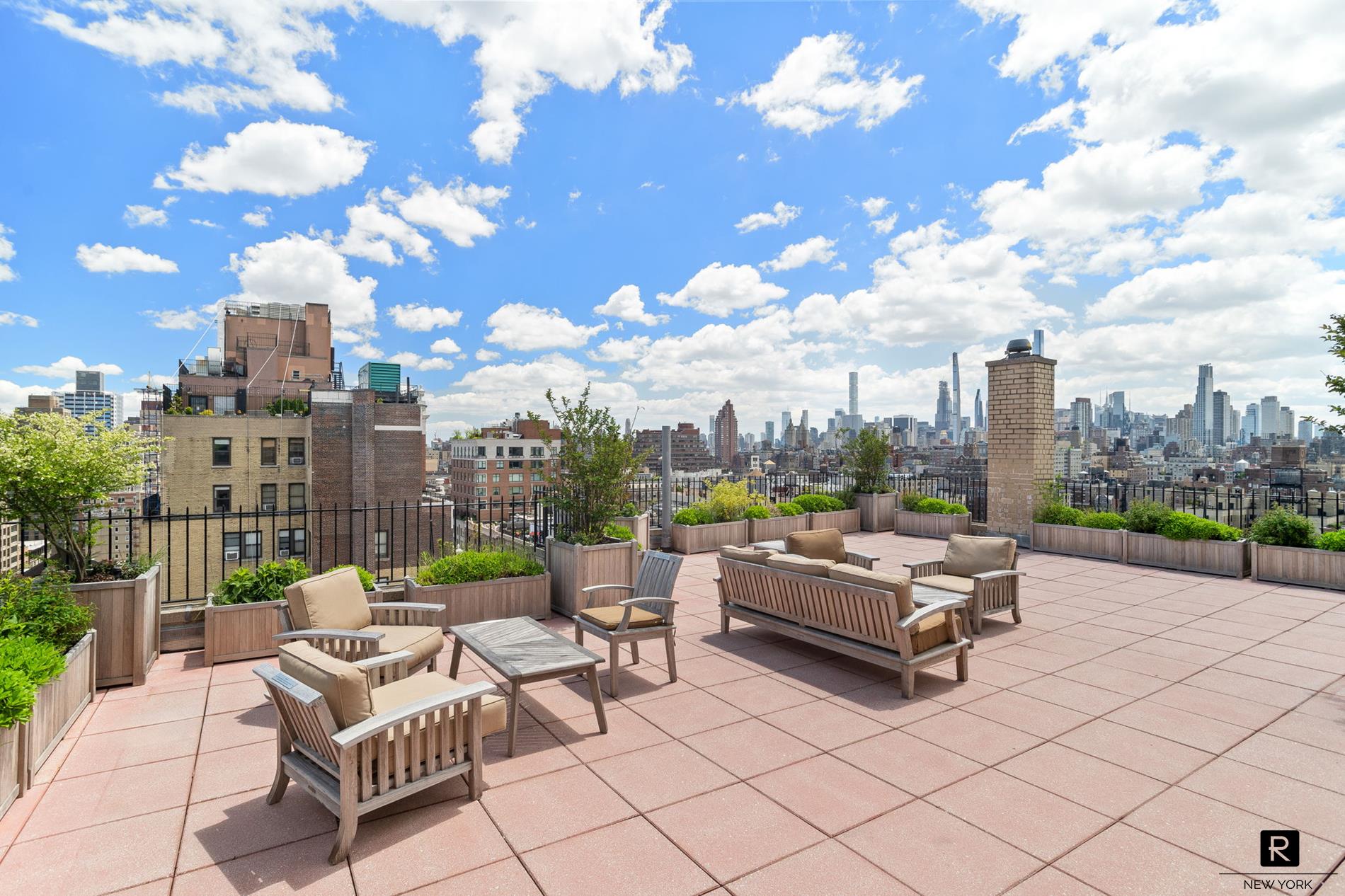 140 Riverside Drive, Unit 6M Manhattan, NY 10024 - Photo 11 of 16