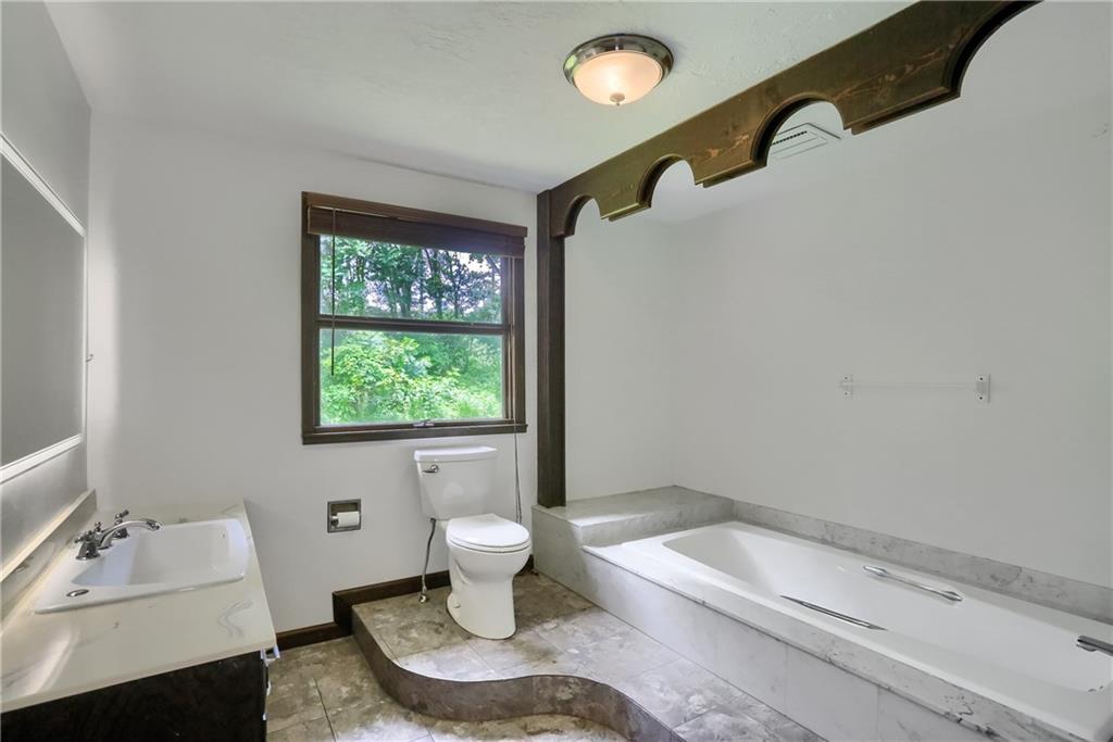 106 Colonial Way Aliquippa, PA 15001 - Photo 30 of 50