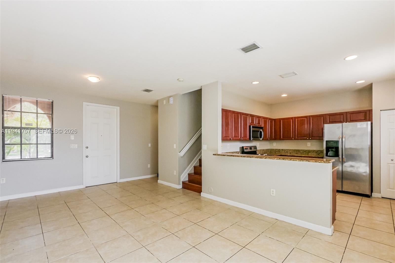 457 Southeast 37th Place Homestead, FL 33033 - Photo 6 of 15