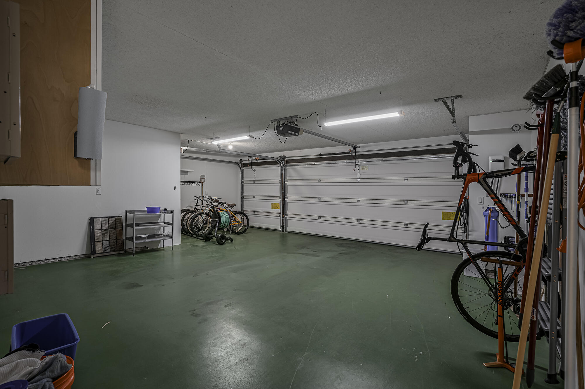 4 Stephens Court Rancho Mirage, CA 92270 - Photo 18 of 50 a view of a room with gym equipment