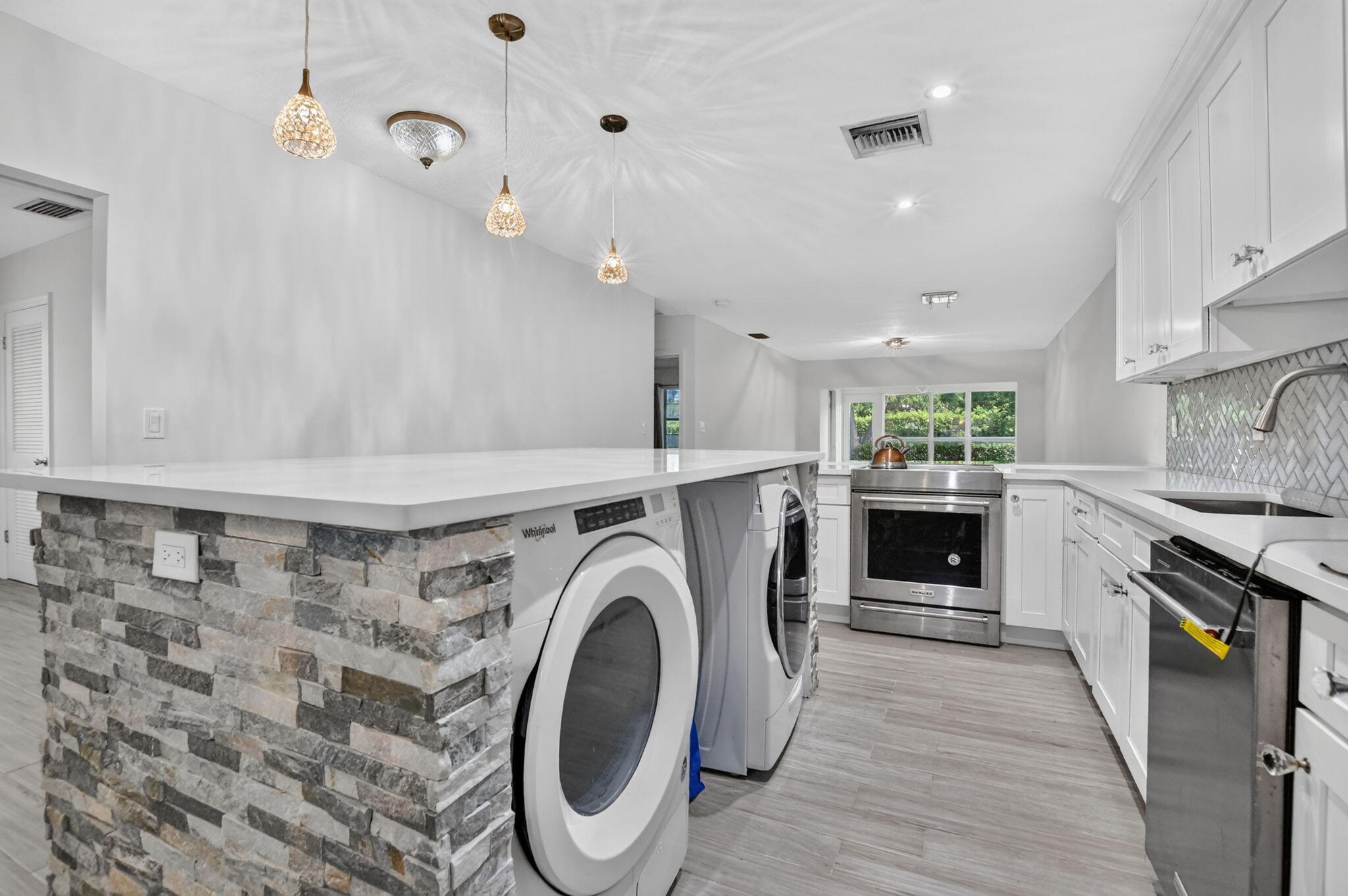 8681 Boca Drive, Unit 20 Boca Raton, FL 33433 - Photo 8 of 54 Kitchen/Laundry