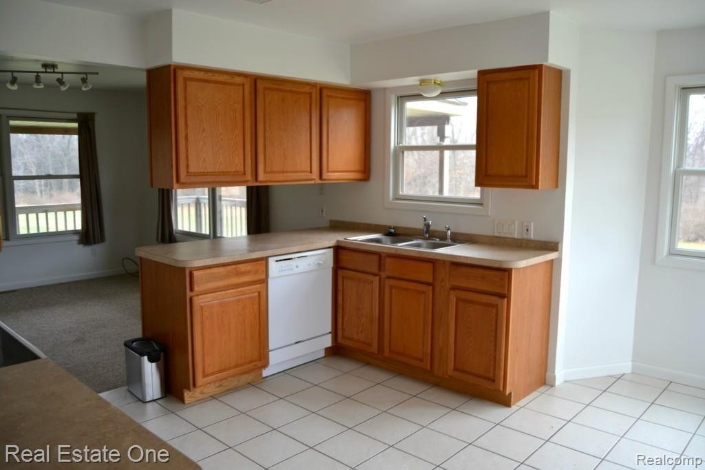 3935 Clyde Road Holly, MI 48442 - Photo 7 of 14 DSC_0995.jpg