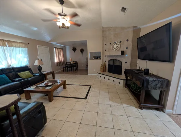 $1,695 | 3435 Creek Grove Drive, Houston, TX 77066