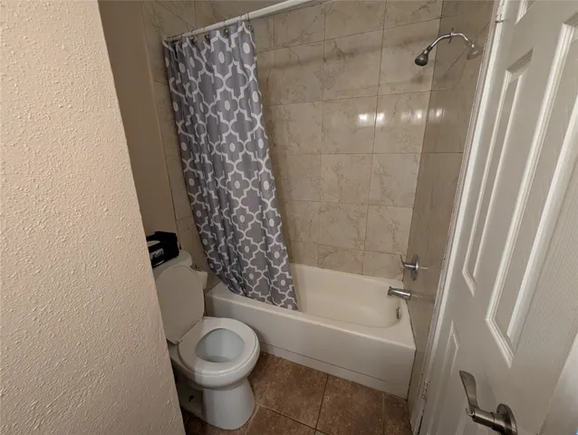 $1,725 | 3435 Creek Grove Drive, Houston, TX 77066