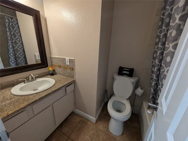 $1,725 | 3435 Creek Grove Drive, Houston, TX 77066