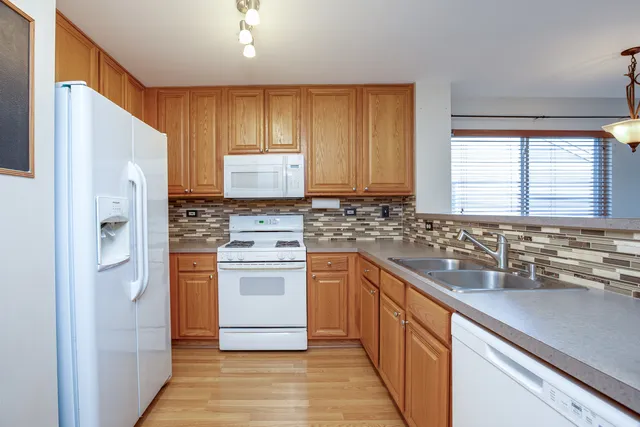 $264,900 | 2459 Mayfield Drive, Montgomery, IL 60538