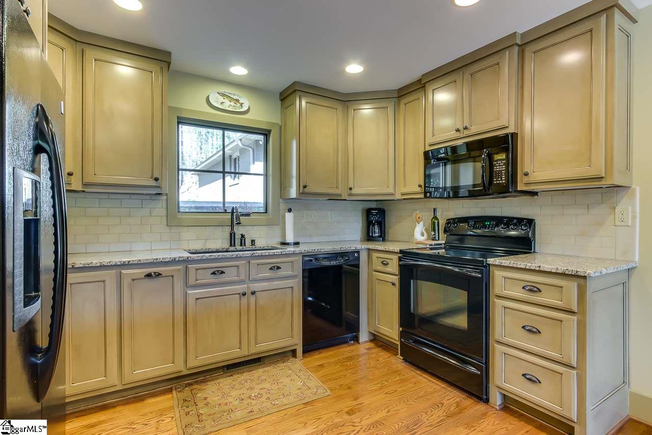 100 Sequoyah Road Fair Play, SC 29643 - Photo 12 of 36 Gallery Image 12