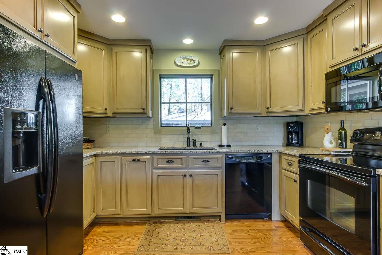 100 Sequoyah Road Fair Play, SC 29643 - Photo 13 of 36 Gallery Image 13
