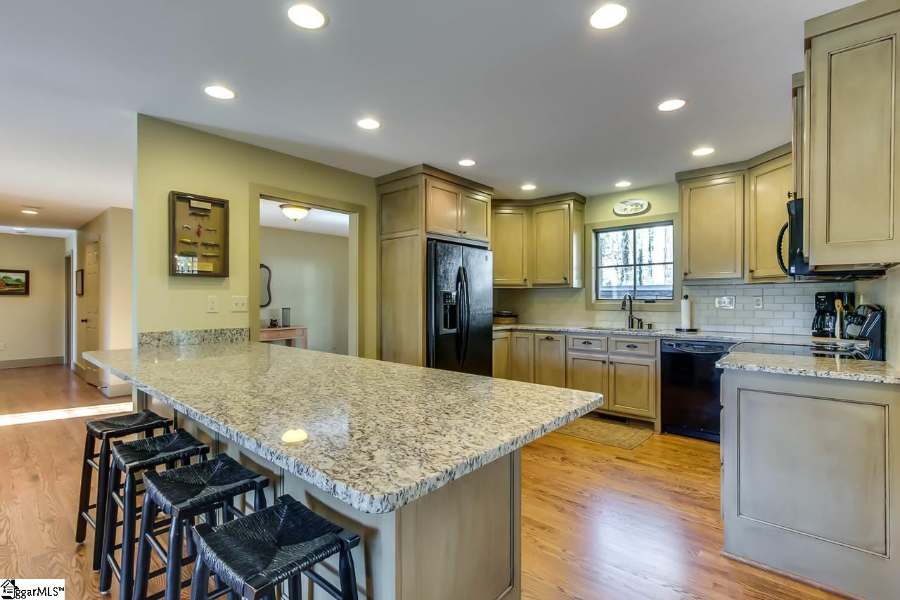 100 Sequoyah Road Fair Play, SC 29643 - Photo 10 of 36 Gallery Image 10