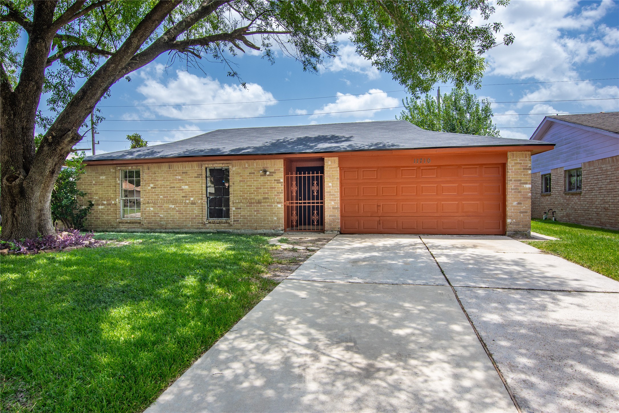 11710 Old Telegraph Road Houston, TX 77067 - Photo 2 of 24 Drive up to this shady pleasant newly painted home.