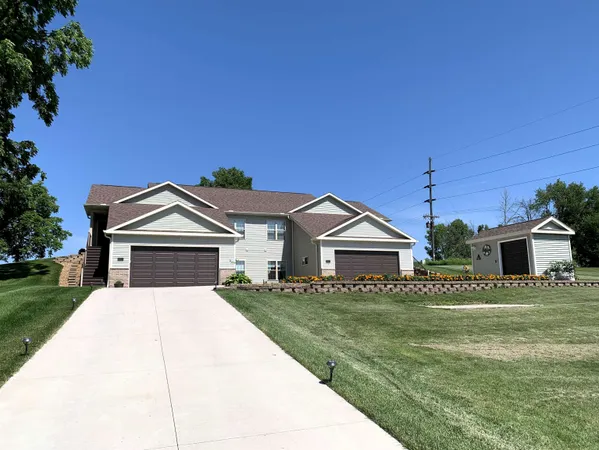 $649,000 | 512-514 South Main Street, Fall River, WI 53932