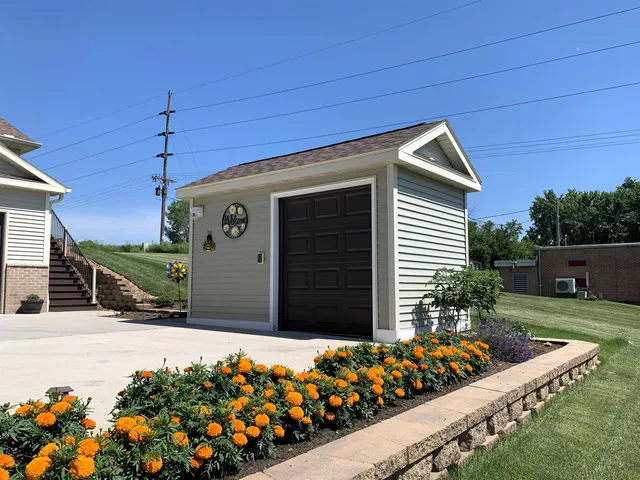 $649,000 | 512-514 South Main Street, Fall River, WI 53932