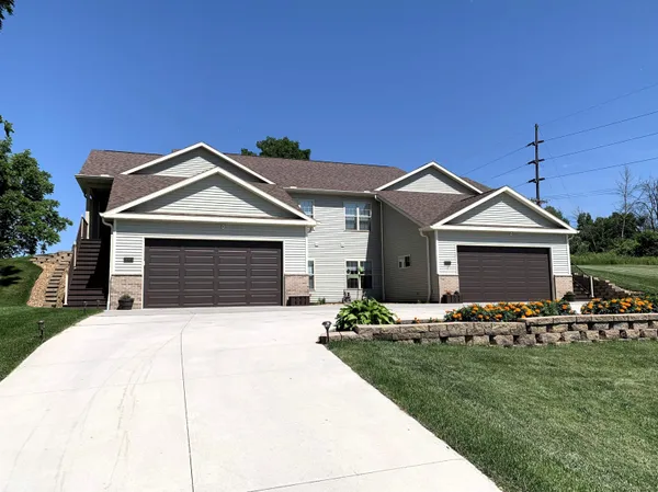 $649,000 | 512-514 South Main Street, Fall River, WI 53932