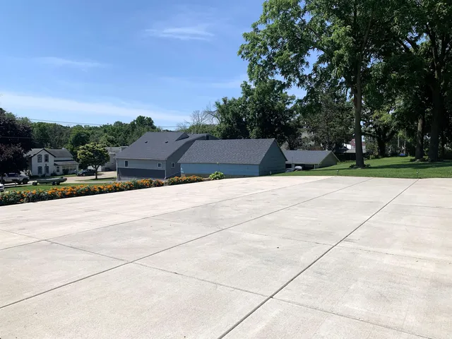 $649,000 | 512-514 South Main Street, Fall River, WI 53932