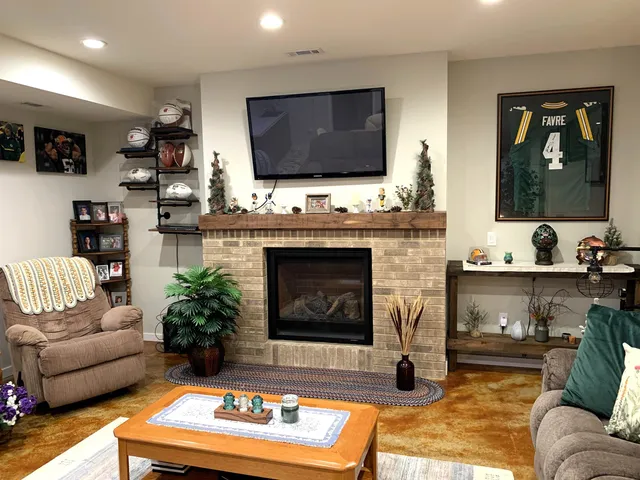 $649,000 | 512-514 South Main Street, Fall River, WI 53932