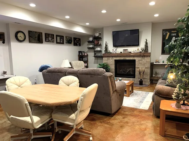 $649,000 | 512-514 South Main Street, Fall River, WI 53932