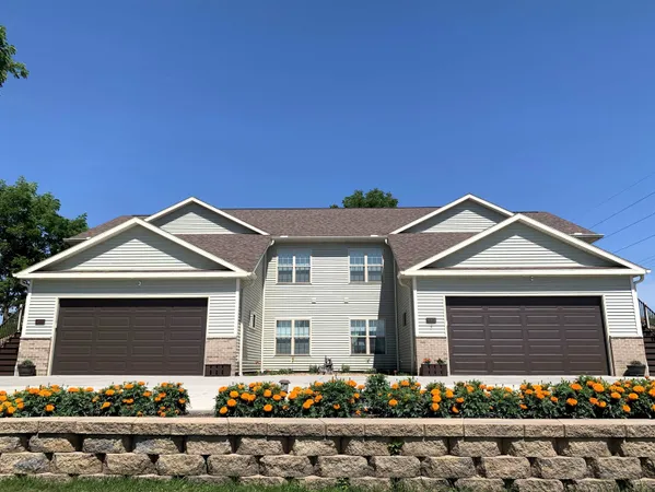 $649,000 | 512-514 South Main Street, Fall River, WI 53932