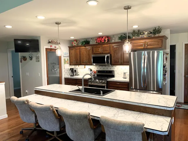 $649,000 | 512-514 South Main Street, Fall River, WI 53932