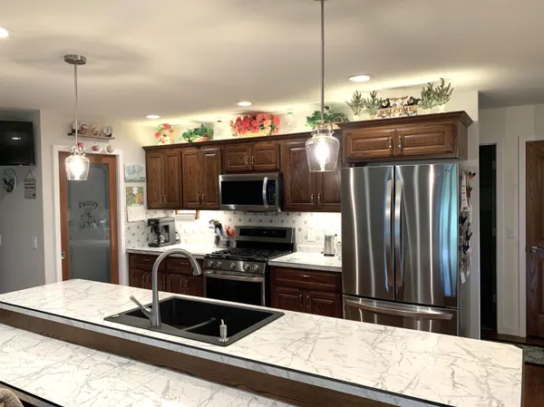 $649,000 | 512-514 South Main Street, Fall River, WI 53932