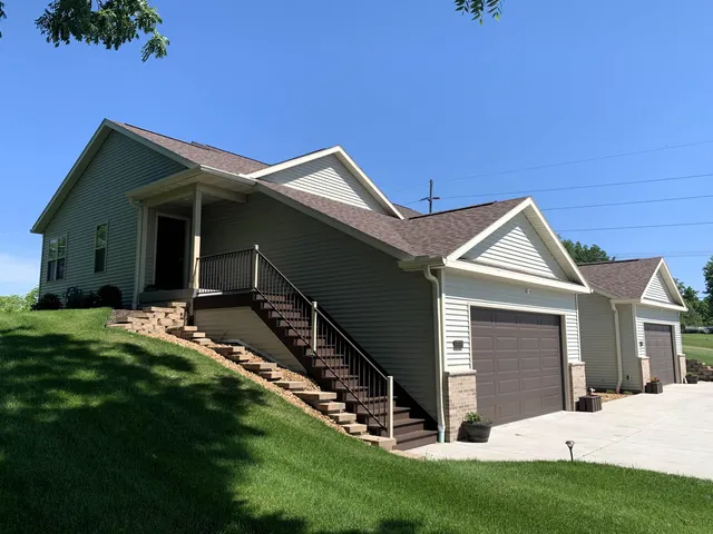 $649,000 | 512-514 South Main Street, Fall River, WI 53932