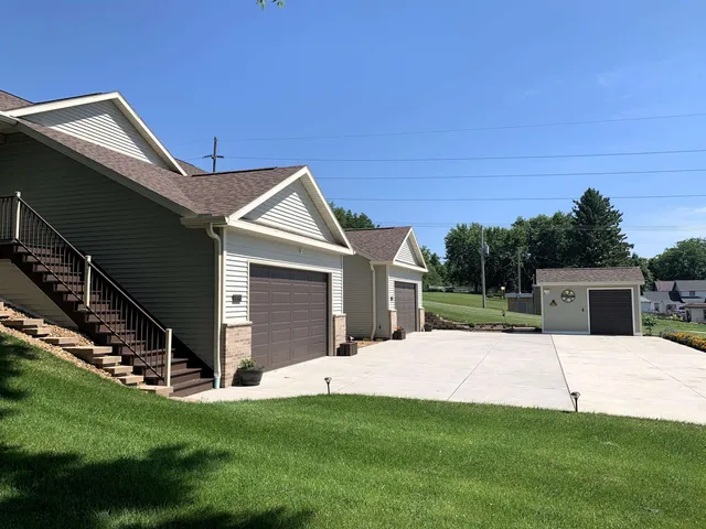 $649,000 | 512-514 South Main Street, Fall River, WI 53932