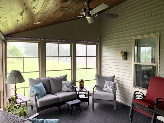 $649,000 | 512-514 South Main Street, Fall River, WI 53932