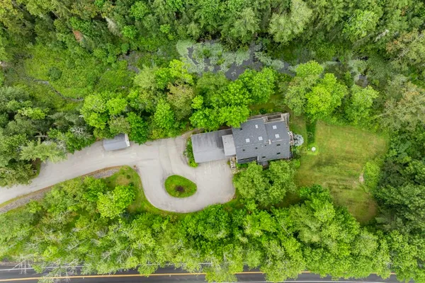 $487,000 | 5 Hillside Place, Unit 2, Boothbay, ME 04537