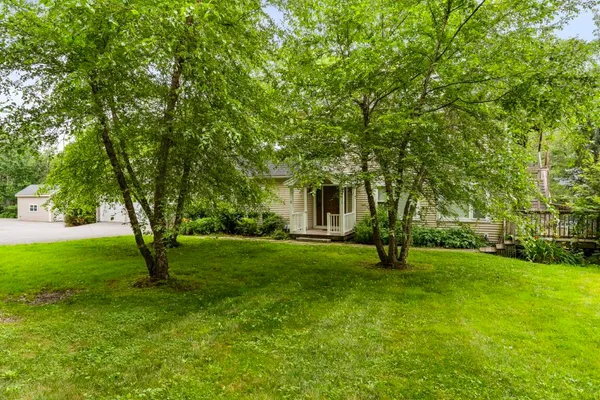 $487,000 | 5 Hillside Place, Unit 2, Boothbay, ME 04537