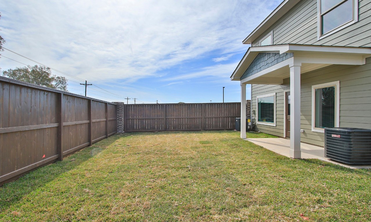 14010 Longstreet Road, Unit 8 Willis, TX 77318 - Photo 20 of 27