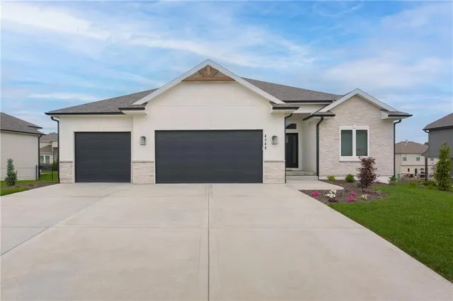 $715,000 | 4548 Northeast Seneca Terrace, Lee's Summit, MO 64064