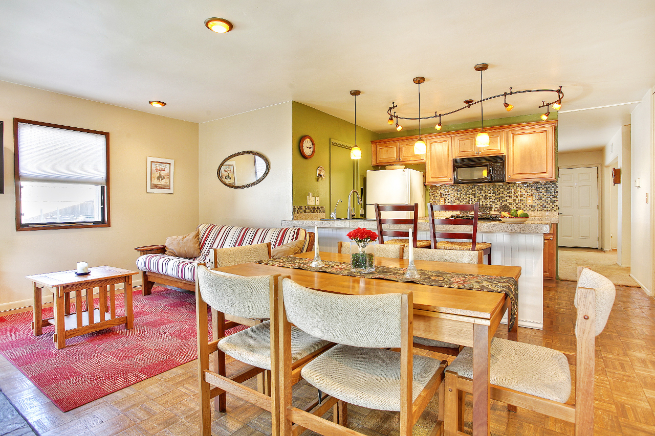 237 Old Ranch Drive Goleta, CA 93117 - Photo 4 of 11 dinning area