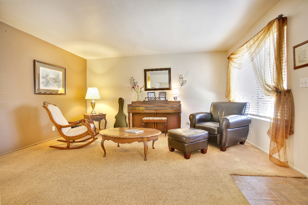 237 Old Ranch Drive Goleta, CA 93117 - Photo 5 of 11 living