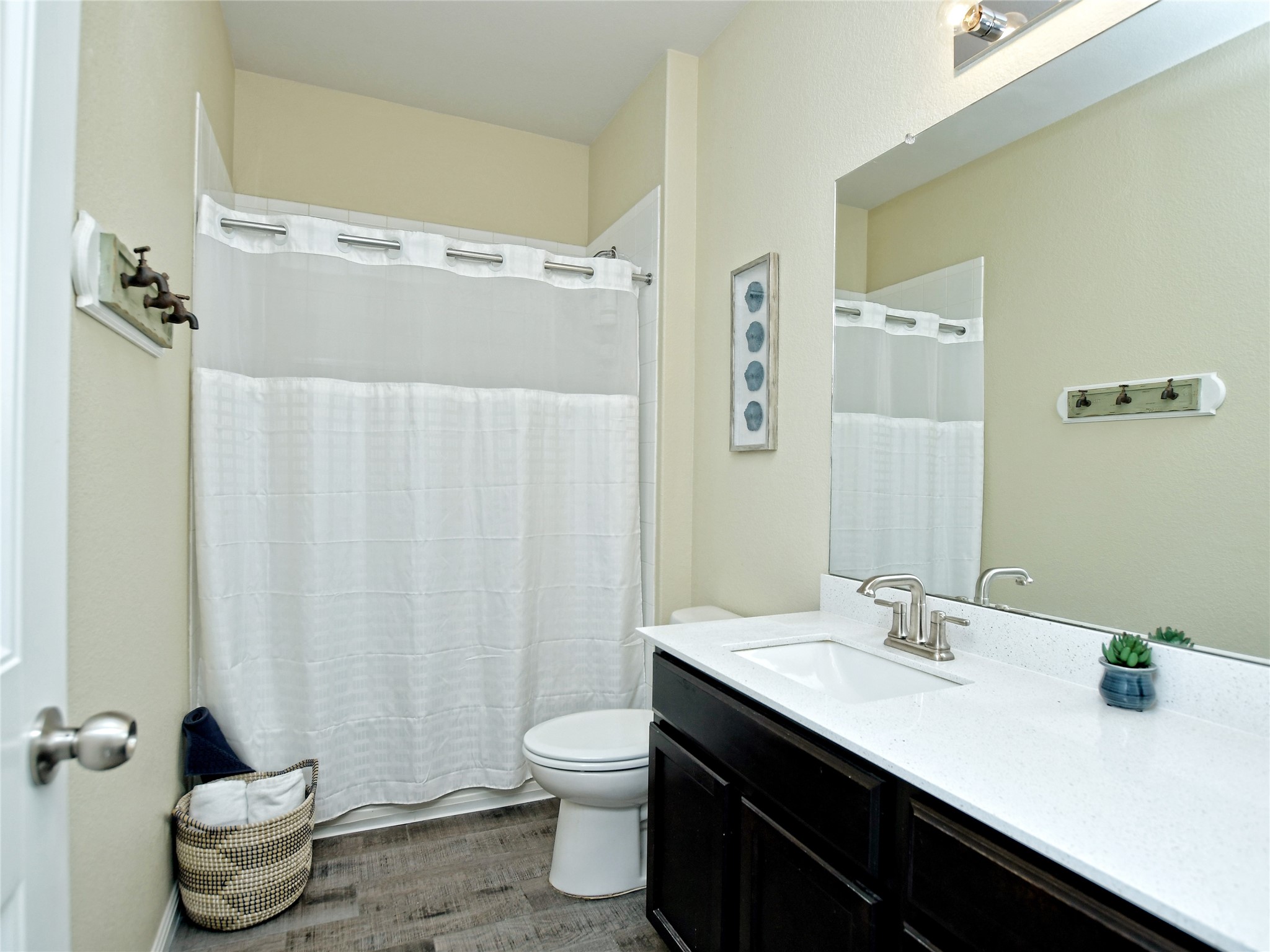 4317 Buffalo Ford Road Georgetown, TX 78628 - Photo 18 of 37 2nd Full Bathroom