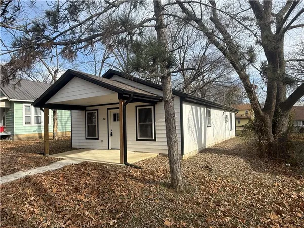 $135,999 | 821 North Street, Iola, KS 66749
