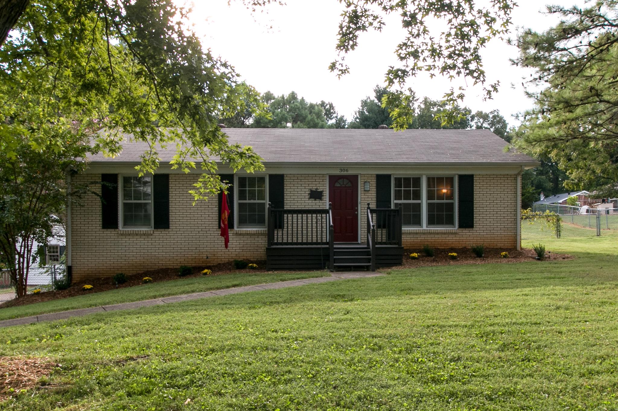 306 Edmondson Ferry Road Clarksville, TN 37040 - Photo 1 of 21 Gallery Image 1
