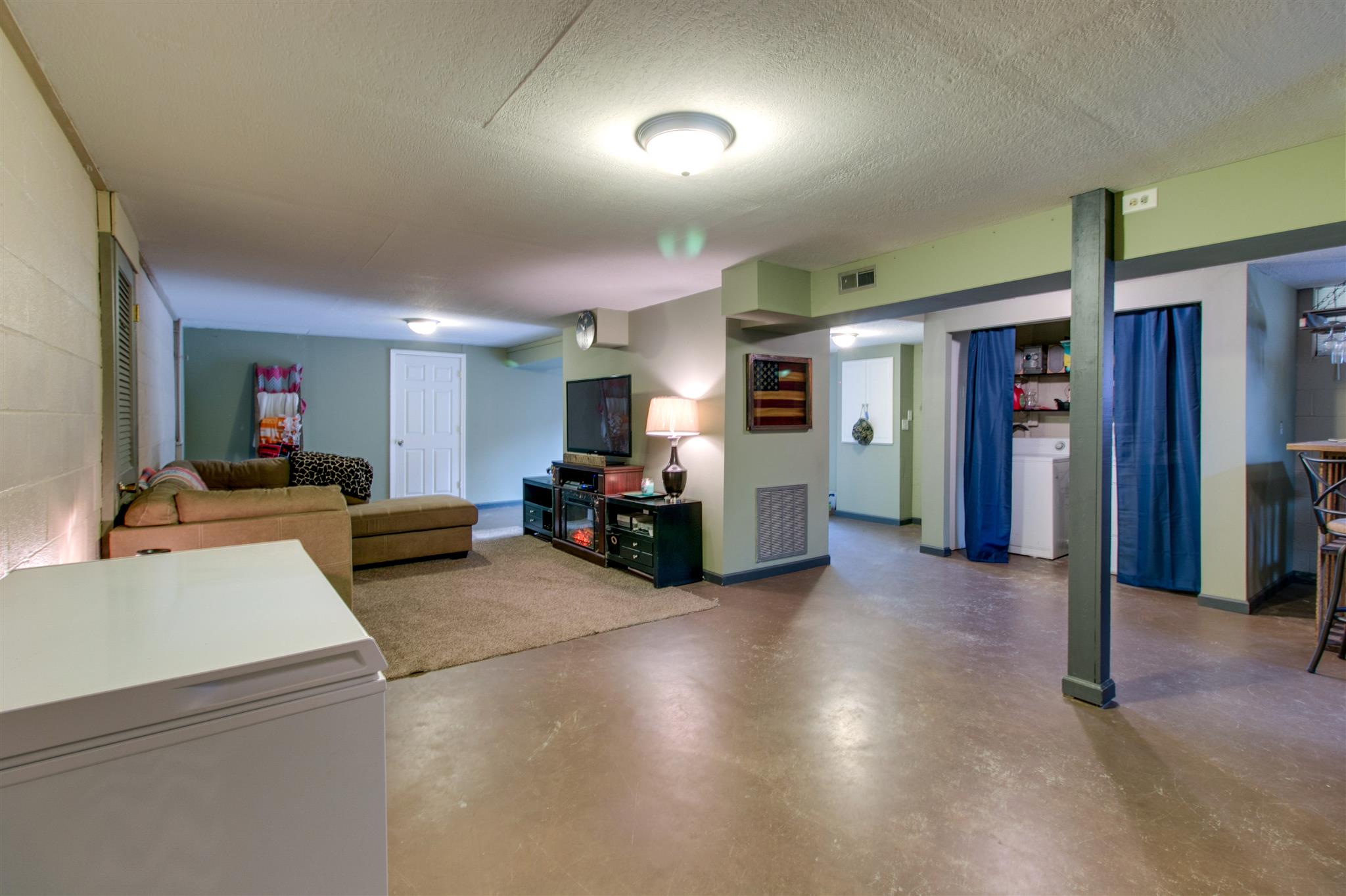 306 Edmondson Ferry Road Clarksville, TN 37040 - Photo 2 of 21 Gallery Image 2